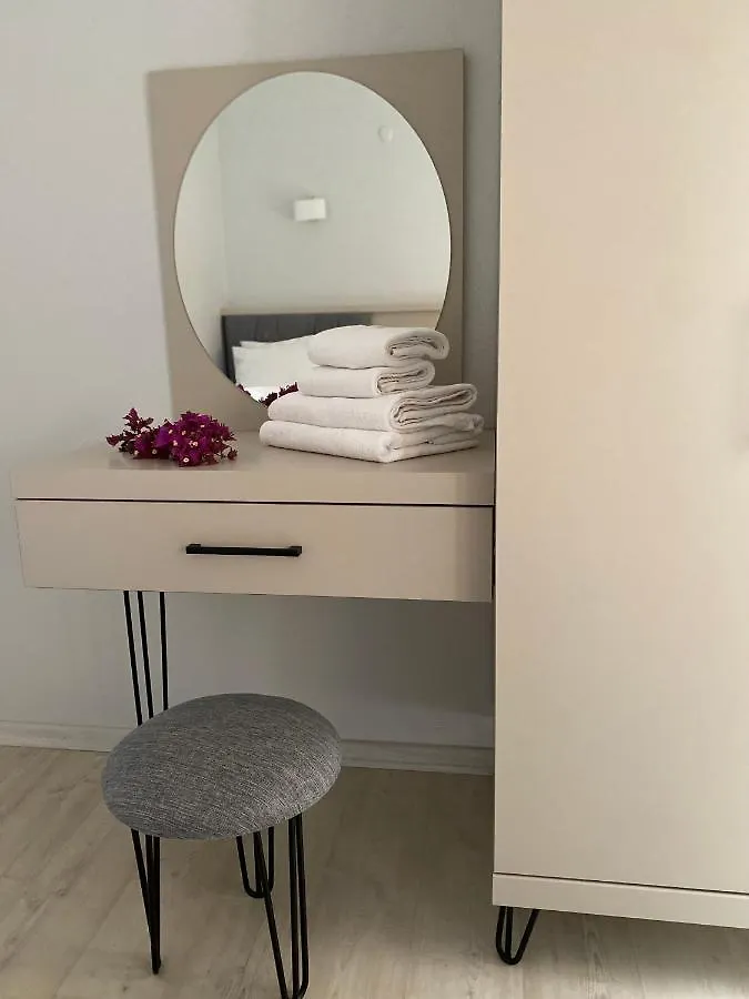 Hotel apartamentowy Merve Apartments, Your Home From Home In Central Bodrum, Street Cats Frequent The Property, Not All Apartments Have Balconies , Ground Floor Have Terrace With Table And Chairs