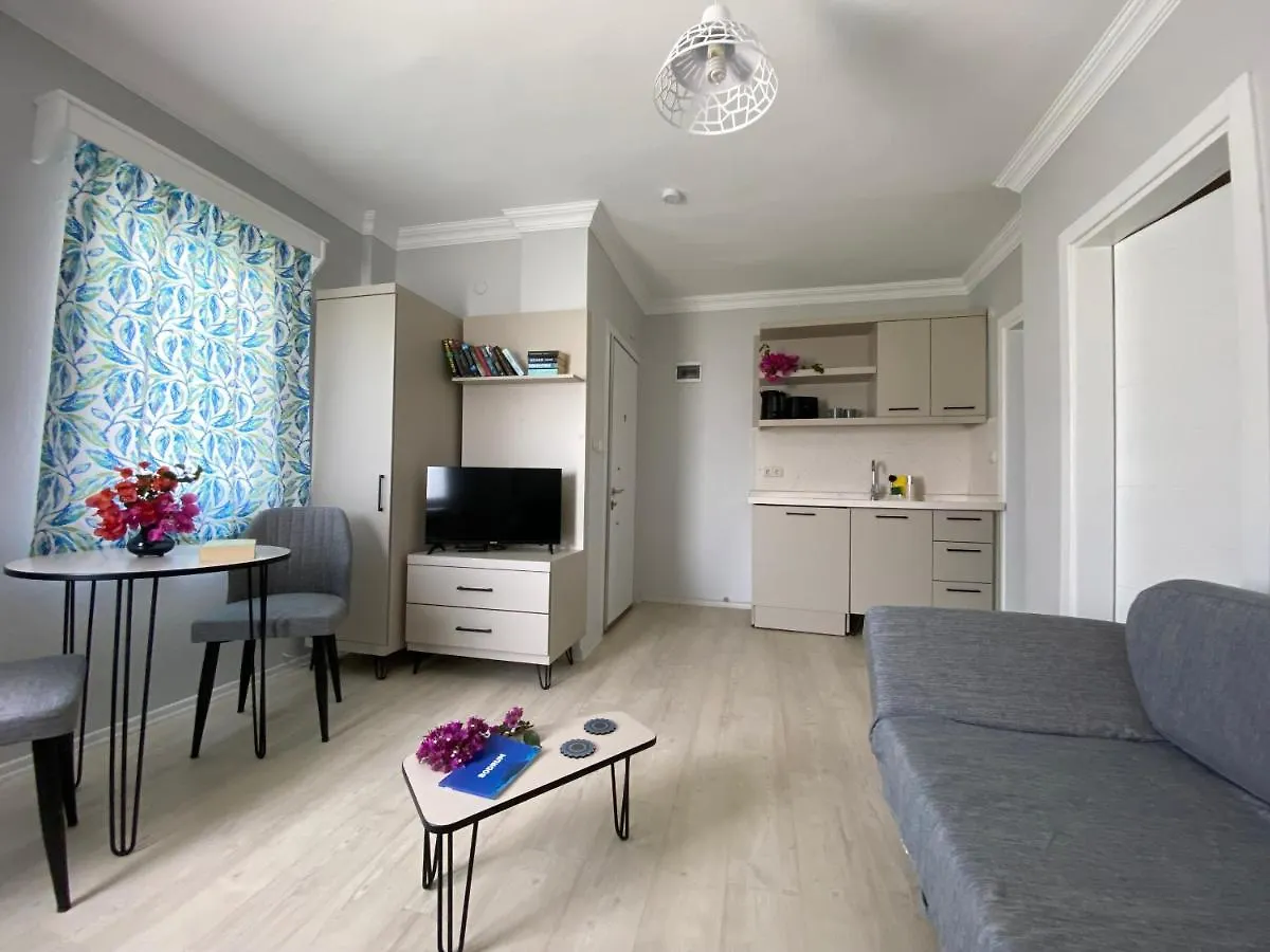 Merve Apartments, Your Home From Home In Central Bodrum, Street Cats Frequent The Property, Not All Apartments Have Balconies , Ground Floor Have Terrace With Table And Chairs Turcja