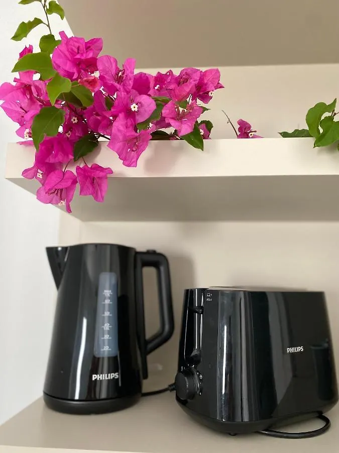 Merve Apartments, Your Home From Home In Central Bodrum, Street Cats Frequent The Property, Not All Apartments Have Balconies , Ground Floor Have Terrace With Table And Chairs Hotel apartamentowy