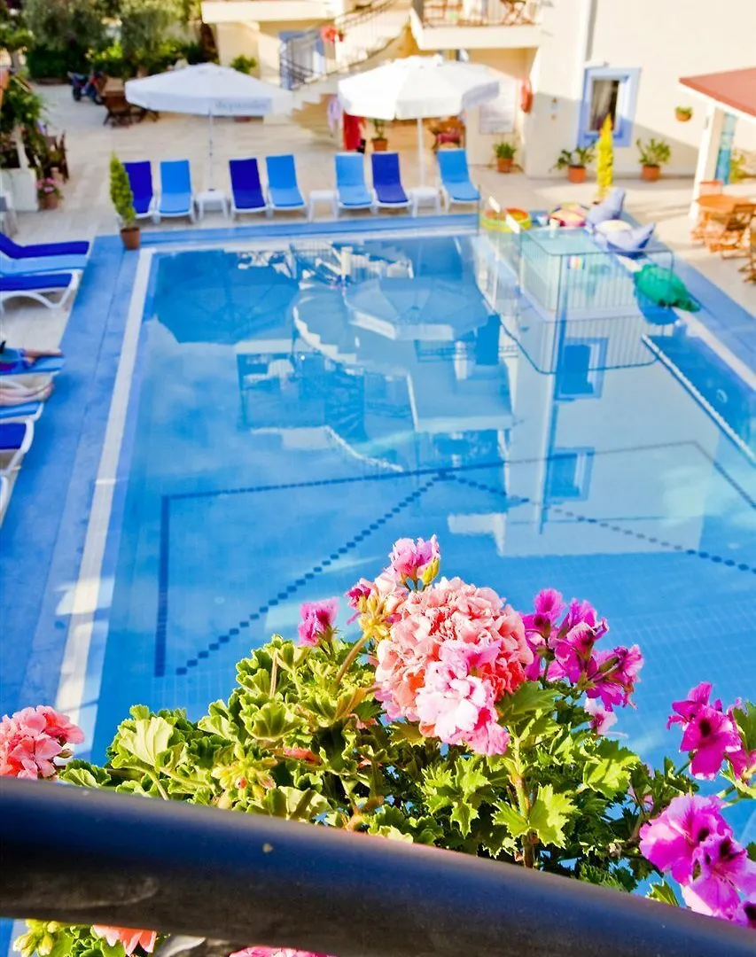Hotel apartamentowy Merve Apartments, Your Home From Home In Central Bodrum, Street Cats Frequent The Property, Not All Apartments Have Balconies , Ground Floor Have Terrace With Table And Chairs